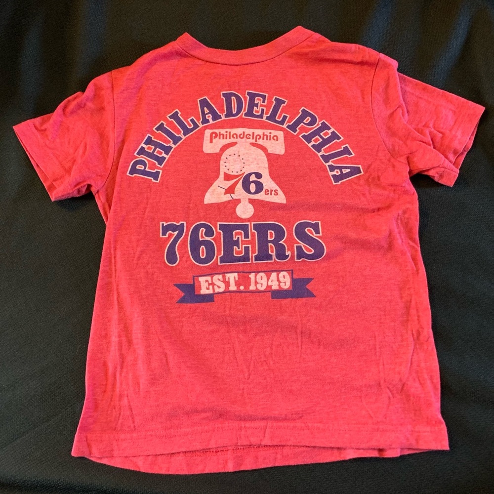Boys Philadelphia 76ers Shirt Red Size Medium (8)